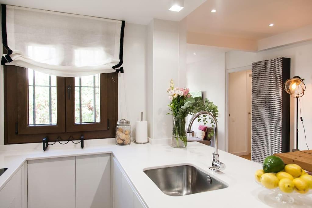 Modern & Nice Apartment. Old Town. Private Parking Sevilla Exteriör bild