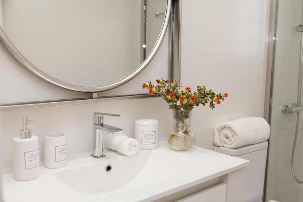 Modern & Nice Apartment. Old Town. Private Parking Sevilla Exteriör bild